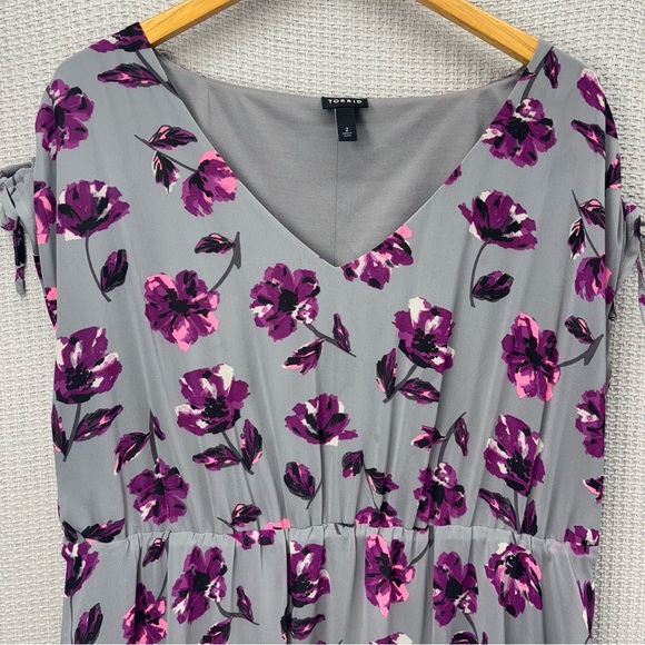 Torrid Floral Print Tie Sleeve Chiffon Skater Dress Plus Sz 2 Gray/Purple Mini - Picture 3 of 10
